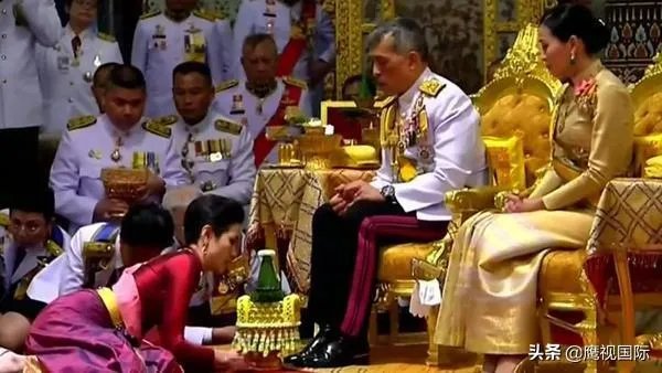 泰国贵妃诗妮娜为何不到三个月就被废?