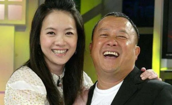 曾宝仪谈交往15年男友,不秀恩爱引争议,为何迟迟没有结婚的打算?