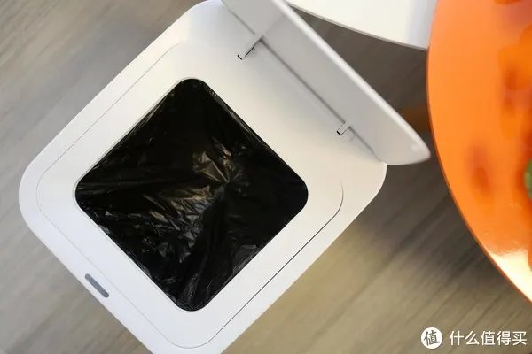 智能垃圾桶真的那么好用吗?第一次用感觉被种草了!