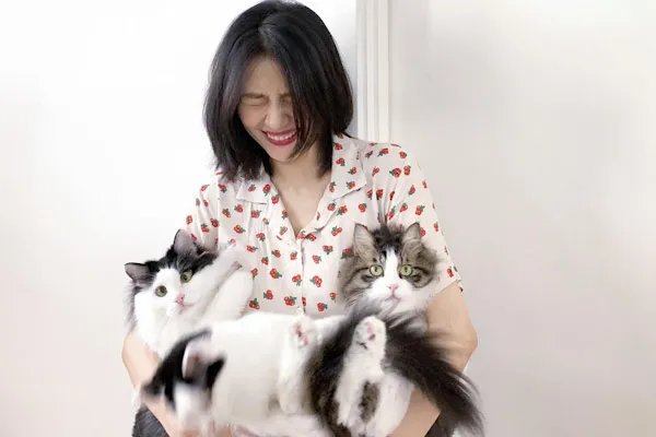 高圆圆产后晒照片身材非常苗条，怀孕期间节食保持身材是否可行？