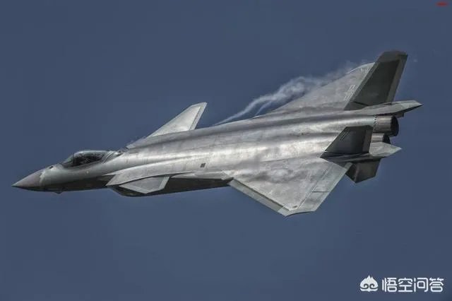 j7和f4战斗机