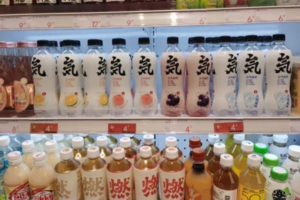 元气森林向14万下单用户每人赠送一箱饮料，此举有让网友买账吗？