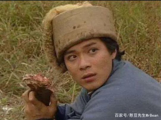 和赌王同一天去世的梁洁华,与“靖哥哥”相守32年,过的怎样?