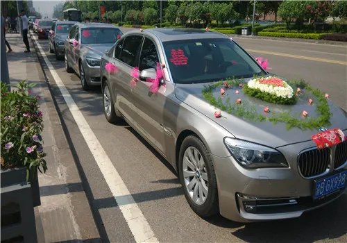 婚车租赁价格一览表2017 婚礼车队用几辆合适