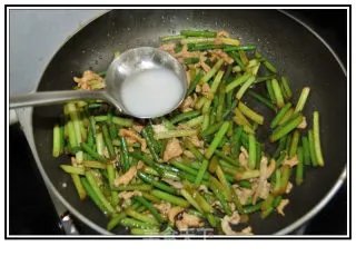 你不能不会的－－蒜苗炒肉丝