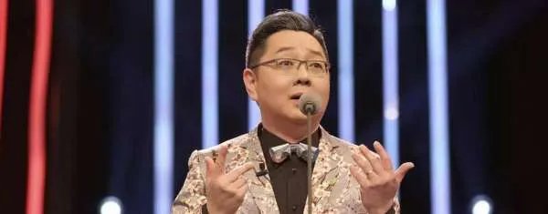 “晕倒门”后大反转,打压女海归未果恼羞成怒,名嘴张绍刚这是怎么了?