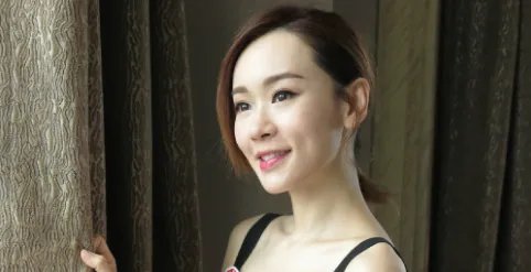 最惨港姐未婚产女,现又身怀二胎,她是怎么被毁成这样的?