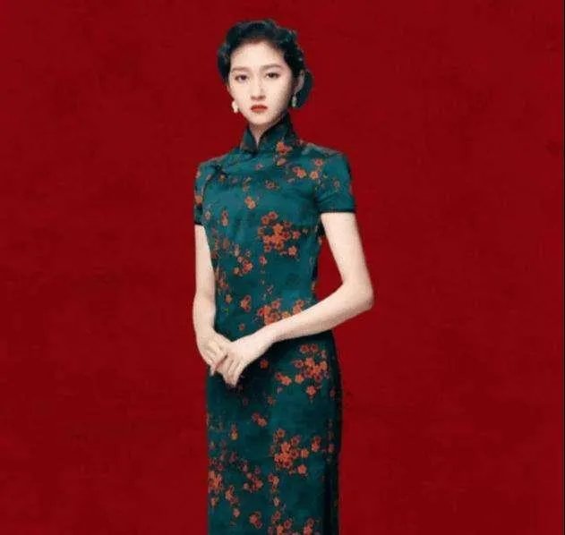 关晓彤穿旗袍好看吗?