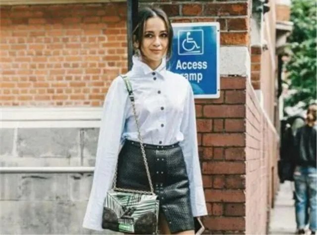 身材肥胖的人如何穿衣服显气质?