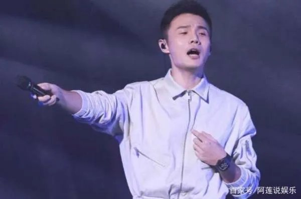 有种“整容”叫结婚一年，杨丞琳丝毫未变，李荣浩变得怎么样？