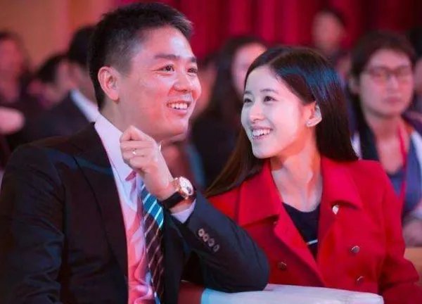 为什么说刘强东奶茶妹妹最近安静但京东高层却不平静？