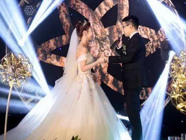 婚礼新郎独唱最火歌曲 婚礼新郎父亲致辞