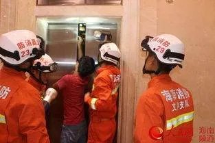 电梯如果突然下坠,落地瞬间跳起来会避免受伤吗?
