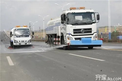 高压车清洗管道疏通应用  让管道畅通无阻
