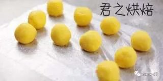 奶黄月饼