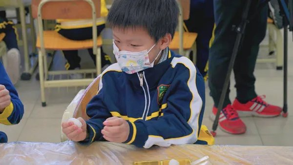 学中医知识做养生汤圆!中医药文化活动走进朝天小学港澳子弟班