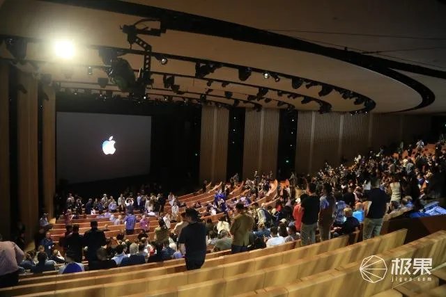 2017年秋季苹果发布会的现场,和以往有哪些不一样?