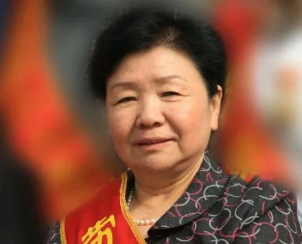 “三鹿”董事长田文华,毁掉上万名婴儿,如今却已获三次减刑,你怎么看?
