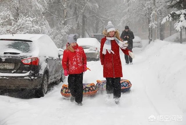 为什么说俄罗斯莫斯科2月3、4日的降雪是“世纪大雪”,人们的生活受到哪些影响?