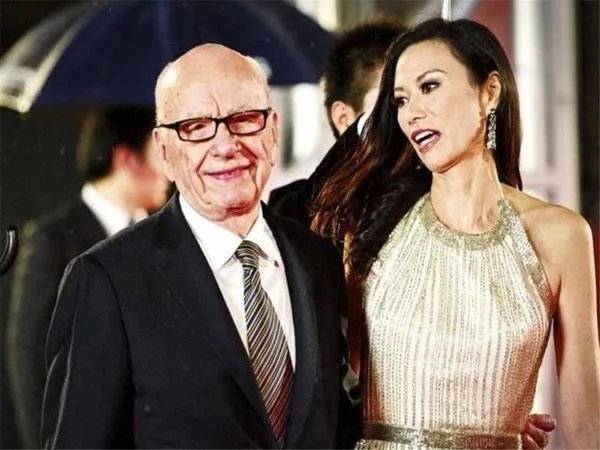 邓文迪与嫩模男友分手,女人去哪些地方能找到优质的男友?