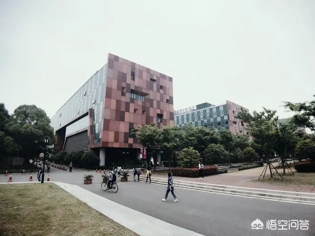 在西交利物浦大学上学,是读2+2好还是读4+X好?为什么?