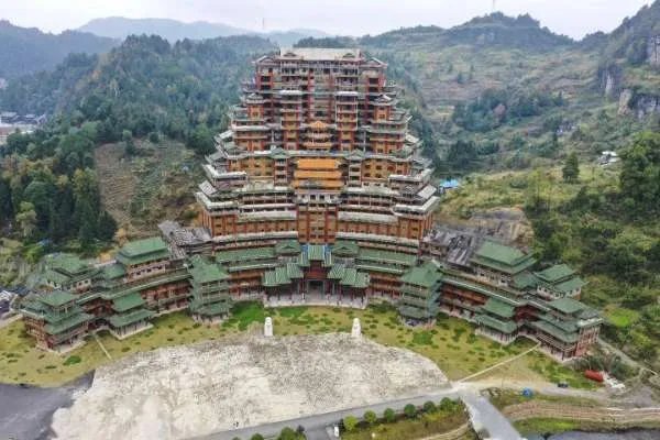 贵州独山县负债四百亿,花两亿建筑至今闲置的原因是什么?