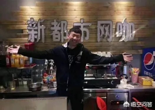 英雄联盟的职业选手在没有打职业之前是干什么的？