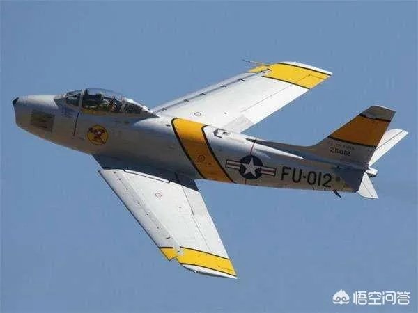 j7和f4战斗机