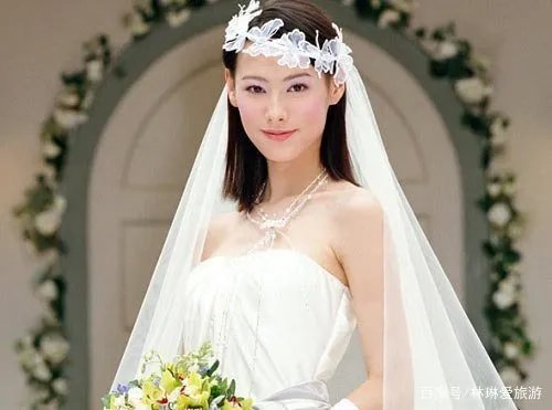 梁洛施首次晒李泽楷送她的豪宅,网友感慨:当初对她是真爱。你觉得呢?