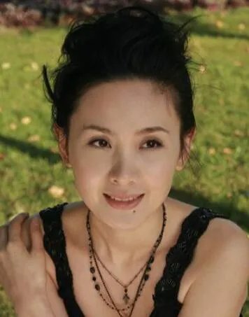 程莉莎热舞见老公来了赶紧穿衣服,他们夫妻关系怎么样?