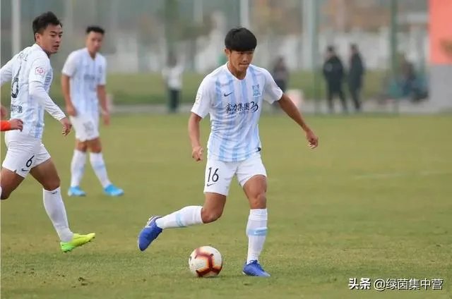 国足今天下午能不能踢赢中国香港?为什么?