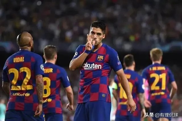 巴萨2-1国米，为什么颗粒无收的梅西能击败苏亚雷斯获得了全场最佳？