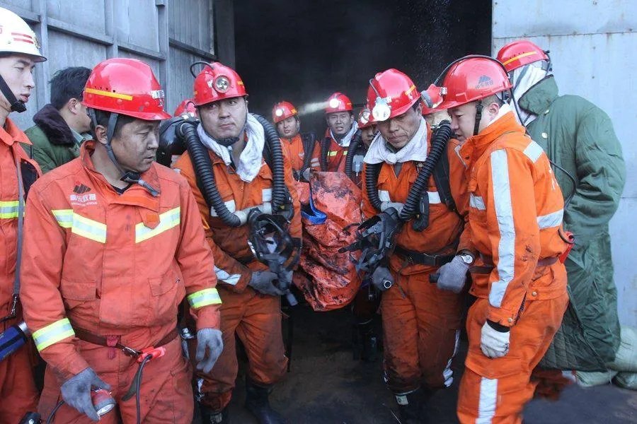 河南一煤矿发生事故致1死7失联,当地有关部门采取了哪些急救措施?