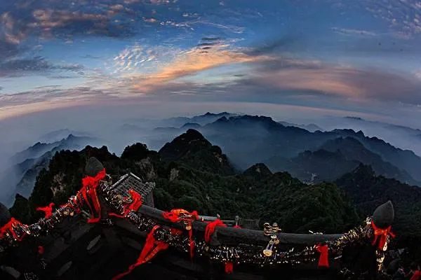 历史上的武当山金顶究竟是什么做的?有什么来历?
