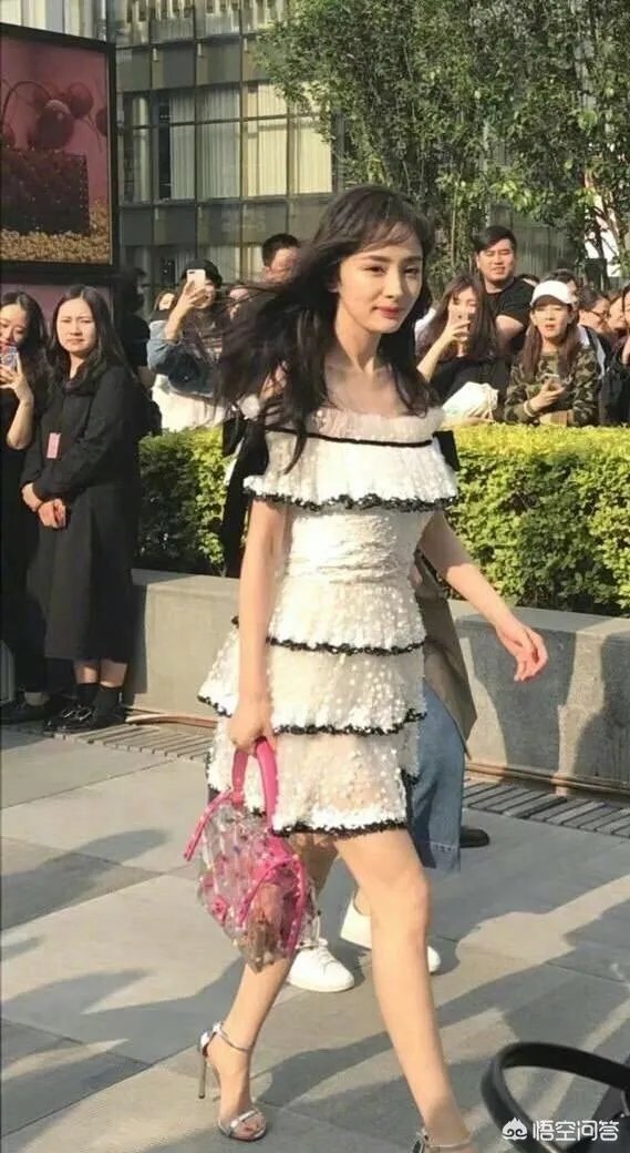 对于杨幂剪了空气刘海如何评价?
