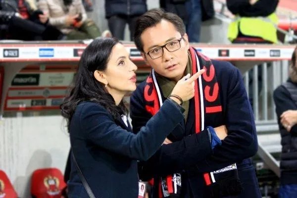 刘烨结婚十年,为何他的妻子衰老的很明显?