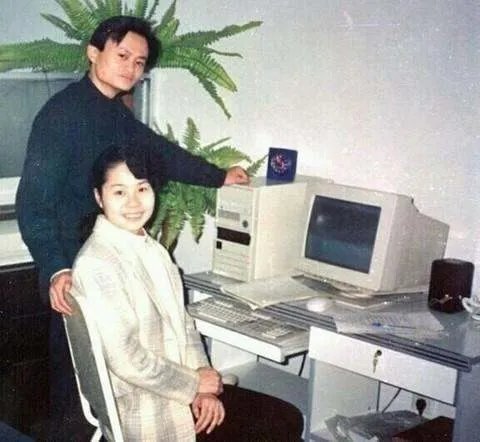 当年张瑛会看上马云,是因为马云“凭亿近人”吗?