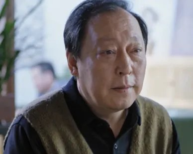 倪大红飞天奖现场精神恍惚,陈数几次救场,他究竟怎么了?