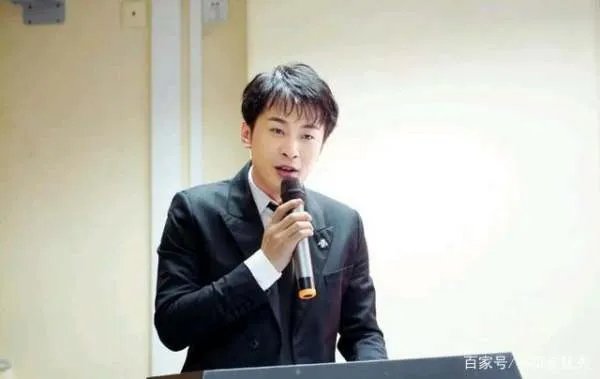 离开辛巴后，韩美娟为什么不与公司解约，原因是什么？