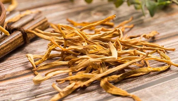 鲜黄花菜中含有的毒素是什么 鲜黄花菜中含有的毒素到底是什么