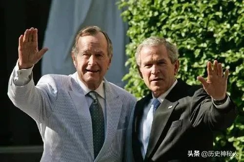 小布什当选美国