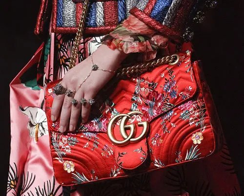 大牌雷人中国风鸡年还没完?咱家装可不这么玩!