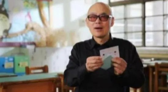 郑渊洁曾买10套房放读者写的信，他为何能够这么有钱？