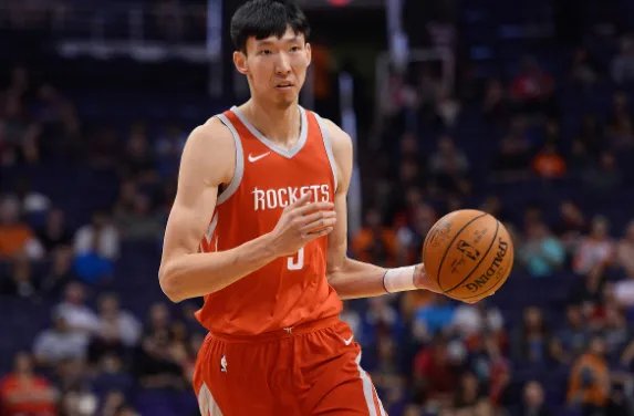 如何看待周琦拒绝回归CBA新疆队，选择参加欧洲联赛?