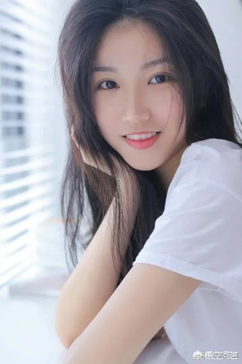 上联:一帆风顺年年好,如何对下联?