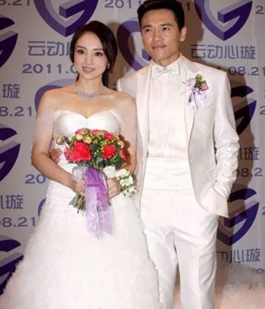 曝高云翔董璇儿子的照片  闪电当爸体验有儿女新生活