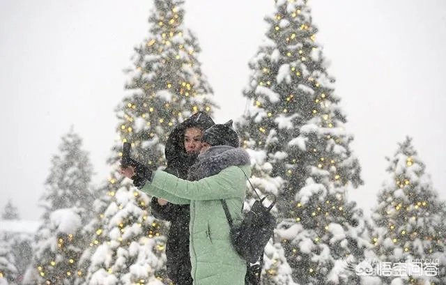 为什么说俄罗斯莫斯科2月3、4日的降雪是“世纪大雪”,人们的生活受到哪些影响?