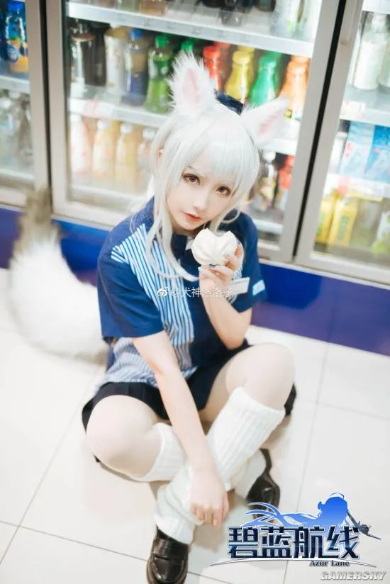 颜值小姐姐《碧蓝航线》COS 吃货poi超可爱