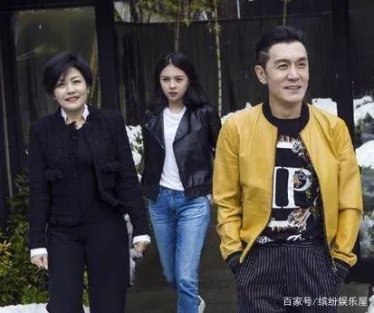 李咏逝世33天后,哈文更新微博只发了一个字,所有人都哭了,她说了什么?