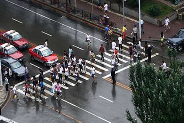 石家庄一小区内2名女孩被轧1死1伤,究竟怎么回事?